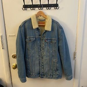 FREE SHIP - Levi’s Sherpa Denim Jacket Men’s (US XL)